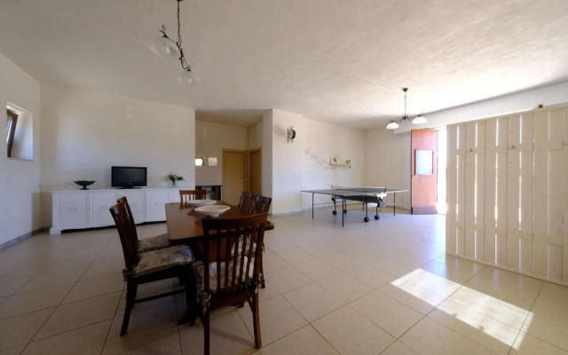 Tenuta con due Abitazioni Indipendenti e Piscina