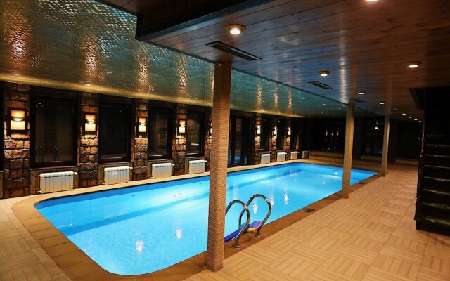 Banniy Klub Shangri-La