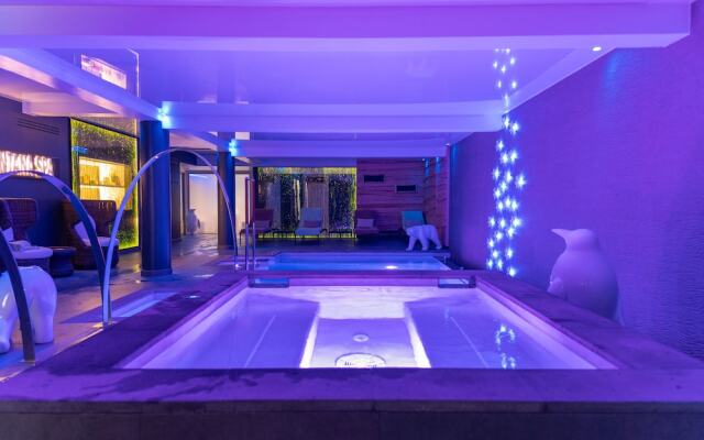Montana Chalet Hotel