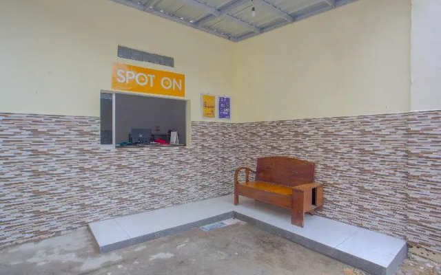 SPOT ON 3119 Hotel Kurnia