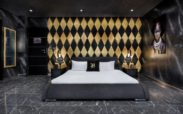 H Hotel