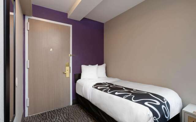 La Quinta Inn & Suites by Wyndham New York City Central Park