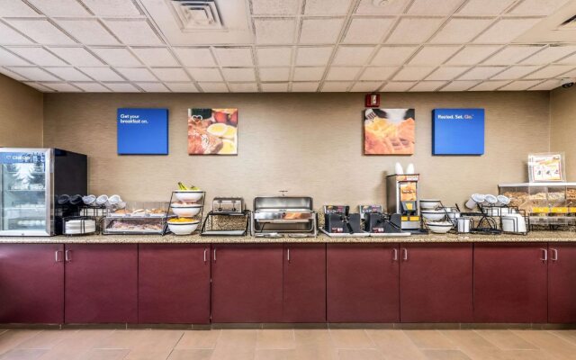Comfort Inn & Suites Dayton Northwest - Englewood