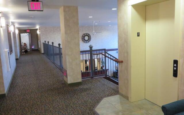 Crossings by GrandStay Inn & Suites