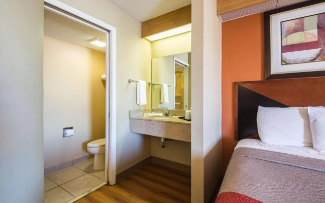 Motel 6 Indianapolis, IN - Airport