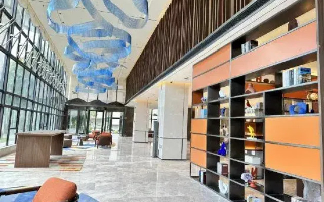 Hampton by Hilton Haikou East Railway station