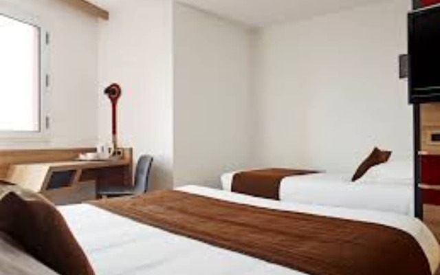 Hotel R Inn Delhi