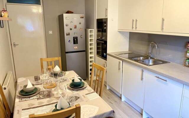 Charming 2-bed Apartment in Edinburgh City Centre