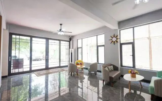 Yuerong Boutique Hotel