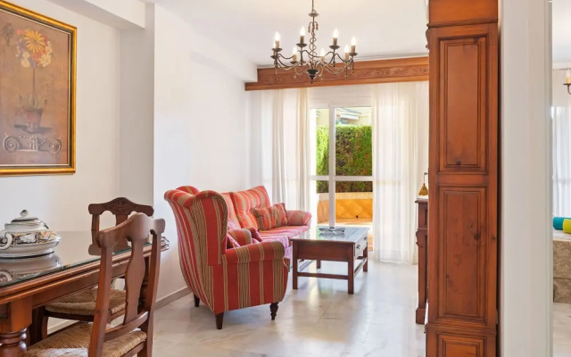 Lovely Holiday Home in Islantilla with Swimming Pool