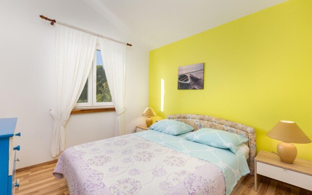 Nice Home in Pinezici With Wifi and 4 Bedrooms