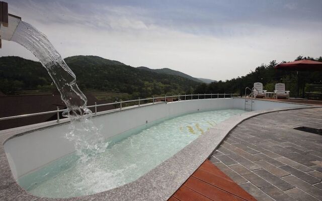 Yellow star Pension