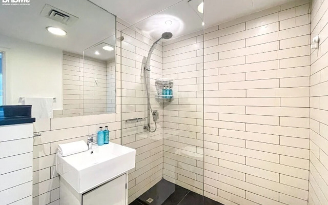 Swanky 1 BR Apt Marina Pinnacle