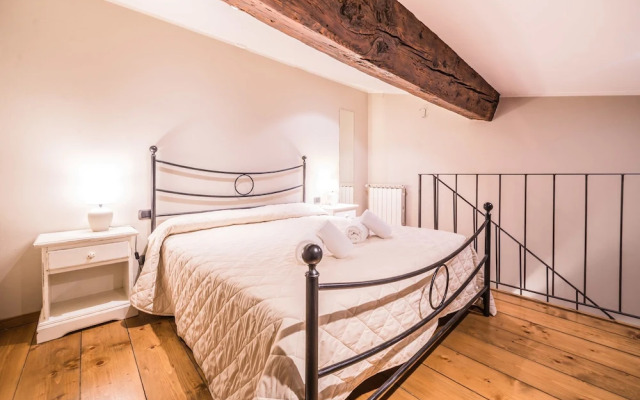 A Few Steps to The Duomo Upscale 2BD Apt