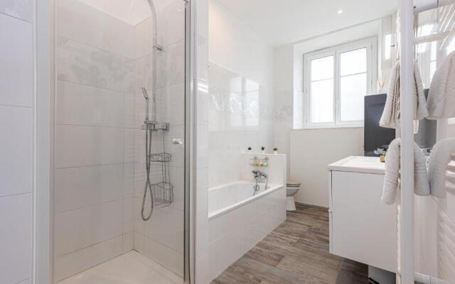 Jean Medecin Av - Large 2 Bdrs Central AC