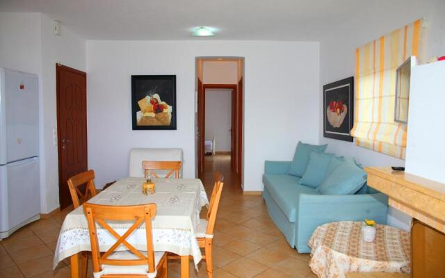 Apartment in Theologos