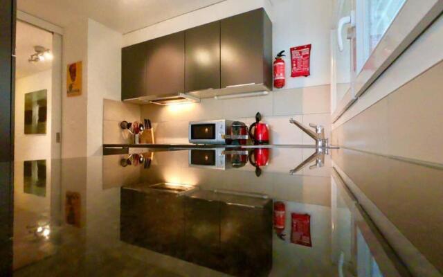 Modern, bright and spacious 3 bedrooms 2 bathrooms