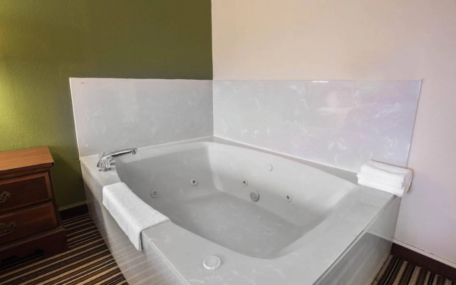 Rodeway Inn Harbison Area