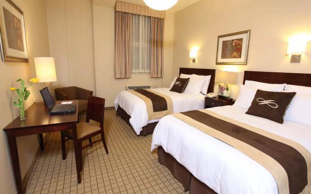 Pointe Plaza Hotel