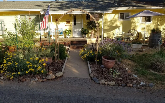 Yosemite Plaisance Bed & Breakfast