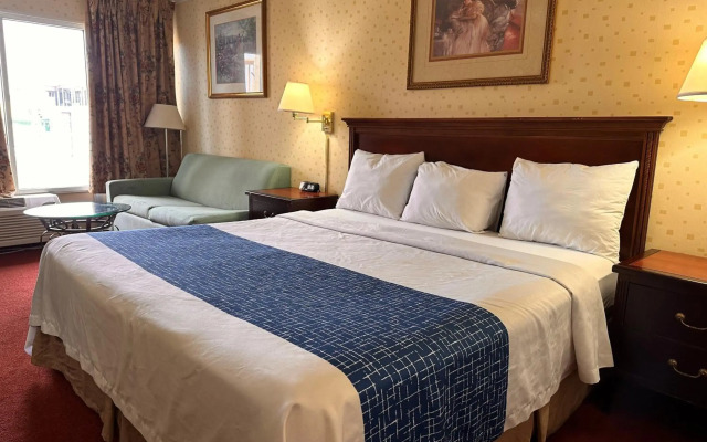 Travelodge by Wyndham Seymour