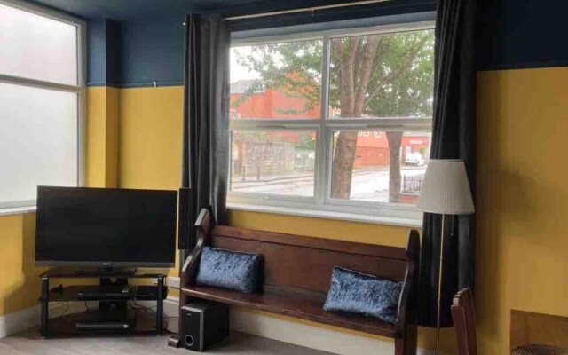 Sleeps 14 Cardiff City Centre