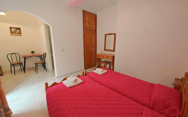 Elena Pool Apartments