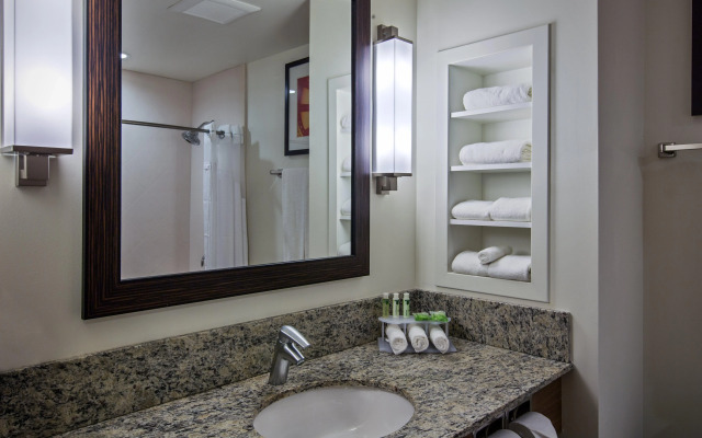 Holiday Inn Express Hotel & Suites Kailua-Kona by IHG