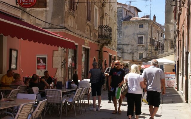 Holiday Home in Pula Near Beach