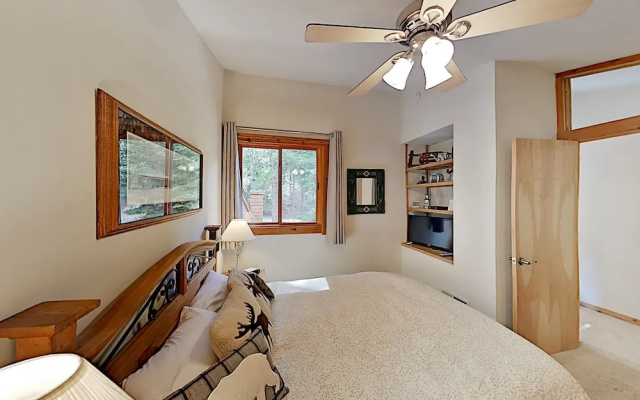 4020skiv 2 Bedroom Condo
