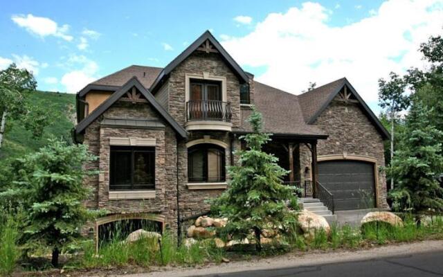 Wild Turkey Ridge by Stewart Mountain Lodging