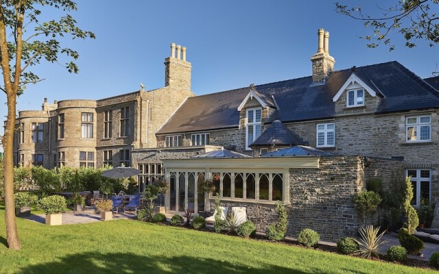 Lanelay Hall Hotel & Spa