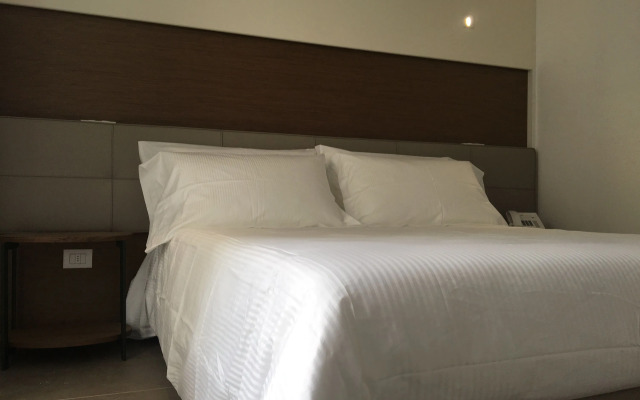 M&F Hotel