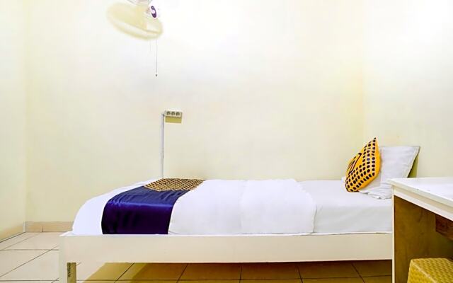 SPOT ON 90163 Radio Backpacker Guesthouse Syariah