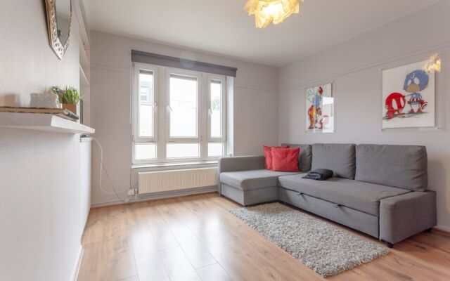 Well Connected Modern East End 1 Bed
