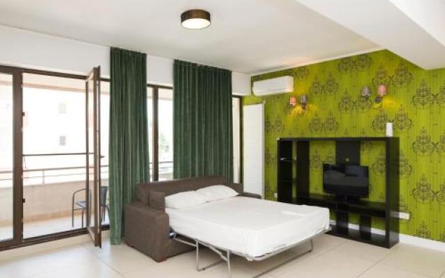 Green Lake Apartment 5