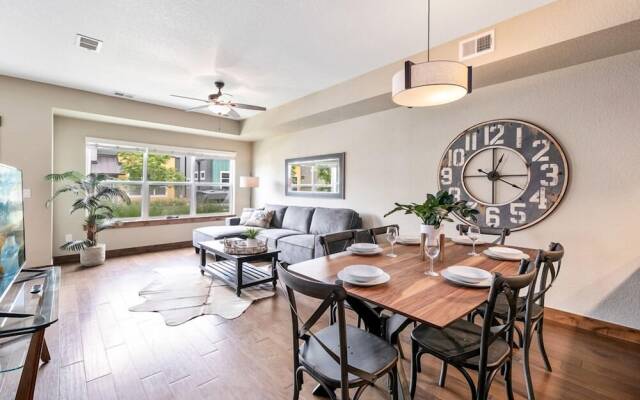 Spectacular Townhome Near Breweries and River District!