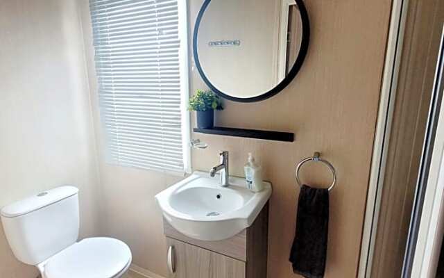 Golden Palm Getaway's PG143