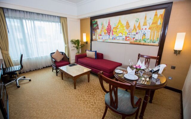 Sule Shangri-La, Yangon