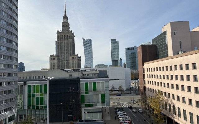 Heart of Warsaw Near Metro by Renters