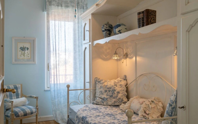 Pieds Dans Leau Riva Ligure