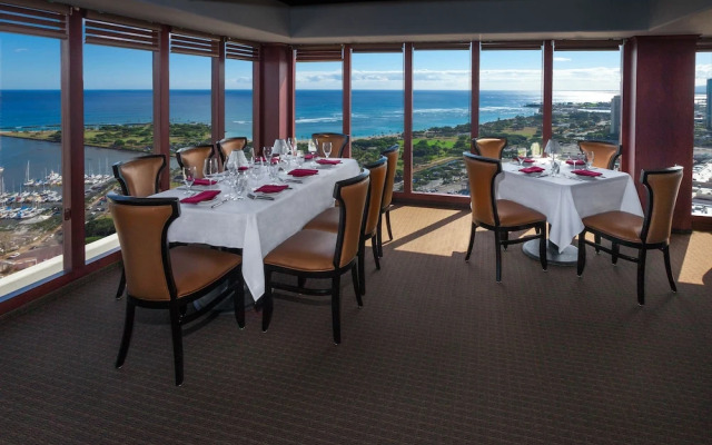 Ala Moana Hotel by AirPads