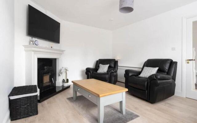 Modern newly refurbished house 10 minute walk from Lahinch