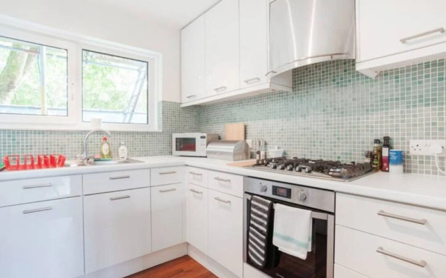 Modern 2 Bedroom Apartment in Stockwell