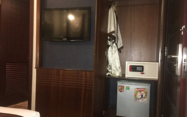 Mayflower Saigon Hotel