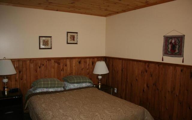 Auberge Aux Toits Rouges