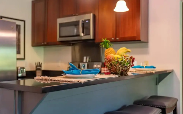 Aina Nalu 2bd/2ba 2 Bedroom Condo by Redawning