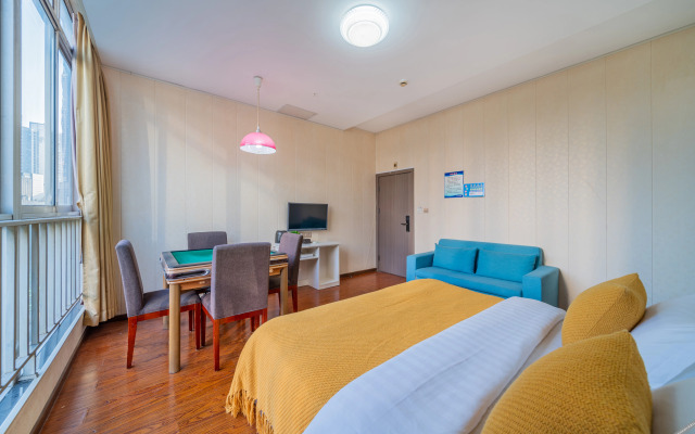 Chongqing Yuhong Hotel