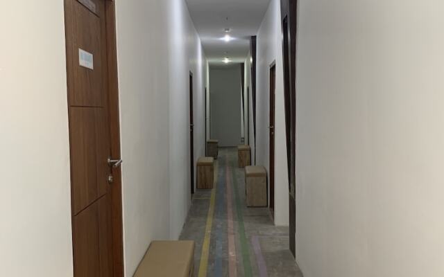 Fello Bnb Hostel Kuta - Adults Only