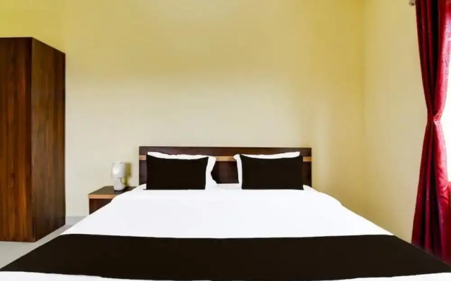 Goroomgo Dutta Residency Premium